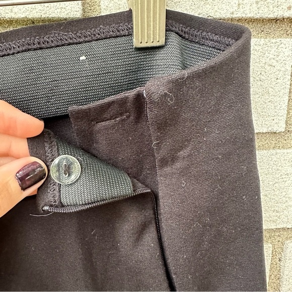 Chico’s Black Lindy Side-Zip Pants Short Length Ponte Knit - Picture 9 of 15